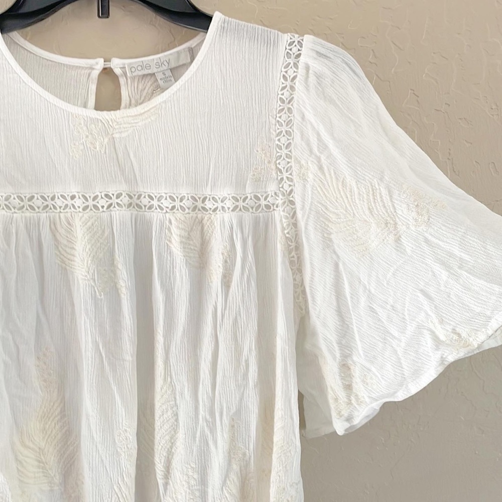 🌿Final Sale Pale Sky Embroidered Ivory Top - Picture 2 of 8
